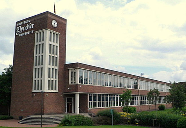 2. Đại học Wrexham Glyndwr xếp hạng ở vị trí khá cao về độ hài lòng của sinh viên &#40;4.19/5&#41;, đào tạo cả trình độ đại học và sau đại học.