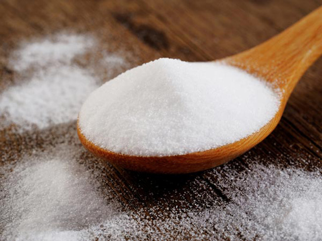 9. Sodium Soda. Thêm 1 thìa Sodium Soda vào nước uống giúp tăng nồng độ bicarbonate trong thận, thư giãn và thúc đẩy chức năng thận. Uống dung dịch này hàng ngày giúp điều trị nhiễm trùng thận hiệu quả.