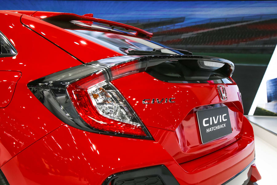 Honda Civic hatchback 5 cửa đỏ Rallye Red tuyệt đẹp có giá 773 triệu đồng - 6