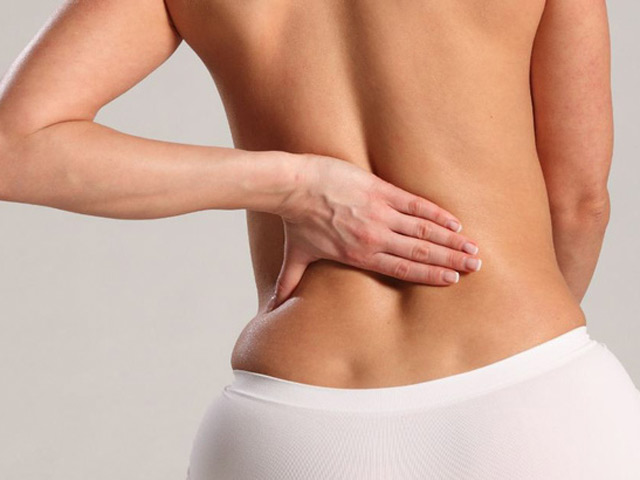 Chưa già đã đau lưng chỉ vì những thói quen tưởng vô hại này - 1