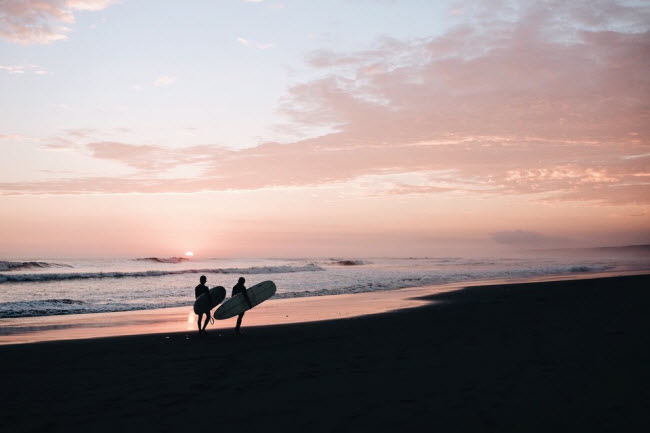 Huanchaco, Peru: Nằm gần thành phố Trujillo, thị trấn Huanchaco là địa điểm lý tưởng cho những du khách thích lướt ván và bơi lặn.