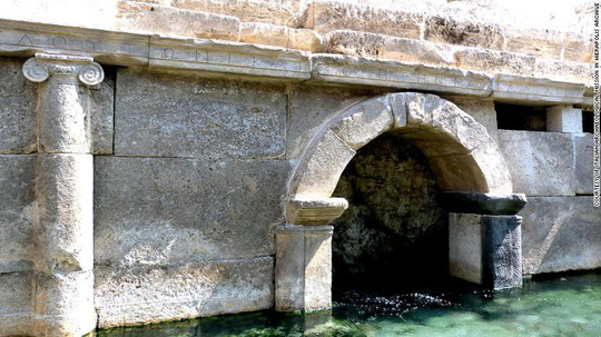 Giải mã “cổng địa ngục” - 1