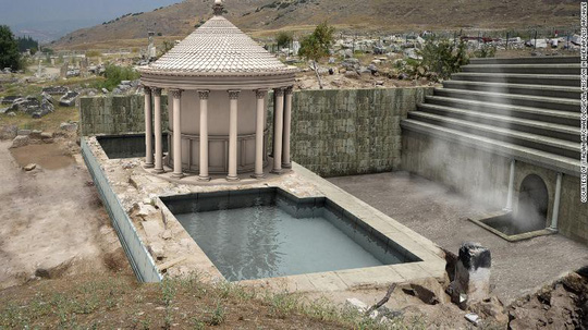 Giải mã “cổng địa ngục” - 2