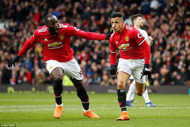 Sanchez tỏa sáng: MU-Mourinho mưu phục thù derby Manchester - 1