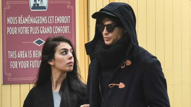 Ronaldo bị bồ xinh "kể khổ" thời mới quen, vỡ mộng sinh 7 con - 1