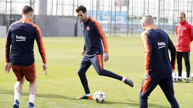 "Mỏ neo" Busquets trở lại: Barca "hổ mọc thêm cánh" đấu Roma - 2