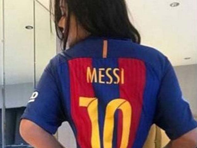 Bóng đá - Messi cứu rỗi Barca, người đẹp quyến rũ lại "thả thính"