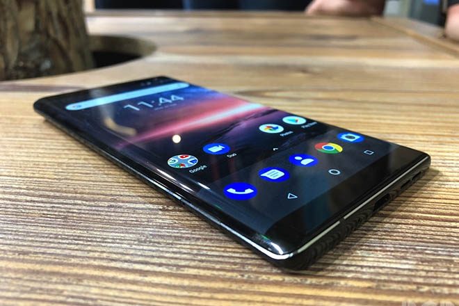 Nokia 9 lộ diện với 3 camera ở mặt sau, sẵn sàng đấu &#34;siêu phẩm&#34; - 1