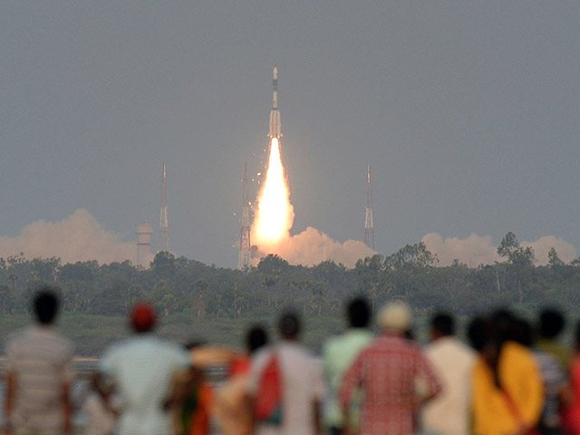 Công nghệ thông tin - Vệ tinh Ấn Độ mất liên lạc với Trái Đất đúng ngày Thiên Cung 1 rơi