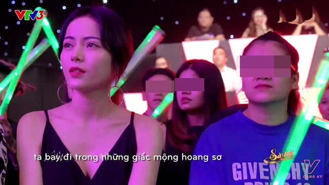 Mới đây, dân mạng đua nhau truyền tay hình ảnh một cô gái trẻ là khán giả của chương trình "Sing my song" - Bài hát hay nhất 2018. 