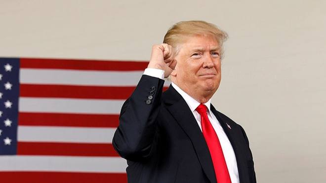 Ông Trump bất ngờ &#34;vượt mặt&#34; cựu Tổng thống Obama - 1