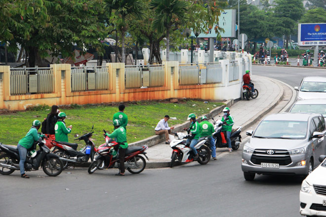 GrabBike “nhái” tràn lan, Grab thật “cầu cứu” công an - 1