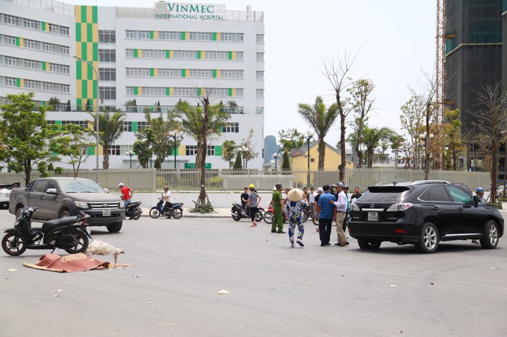 Nóng 24h qua: Tài xế bẻ lái cứu 2 nữ sinh bất ngờ xin dừng nhận ủng hộ - 4