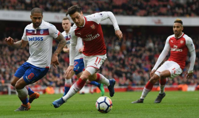 Arsenal – CSKA Moscow: &#34;Pháo&#34; thăng hoa, hàng thủ 139 tuổi khó đỡ - 1