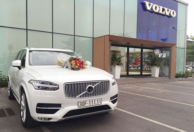 Xôn xao xe sang bốc ngẫu nhiên biển số ngũ quý 1 - 1