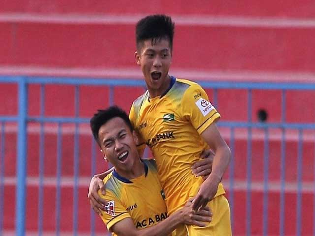 TP.HCM - SLNA: Sao U23 tỏa sáng, Phi Sơn sớm rời sân (Hiệp 1)