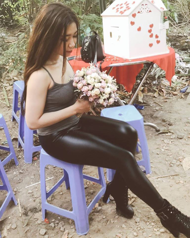 Kim Ngân thường xuyên tham gia các hoạt động của đội ví như diễu hành cổ vũ đội tuyển U23 tại giải vô địch U23 châu Á vừa qua.&nbsp;