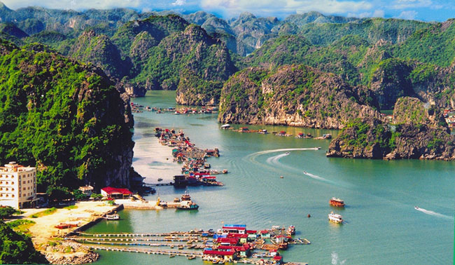 Không cần tranh cãi lên núi hay xuống biển, cứ đến thành phố hoa phượng đỏ là đủ - 2