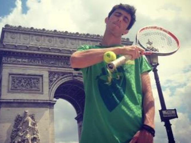 “Thánh tennis” có “72 phép thần thông”: Federer, Nadal hoa mắt