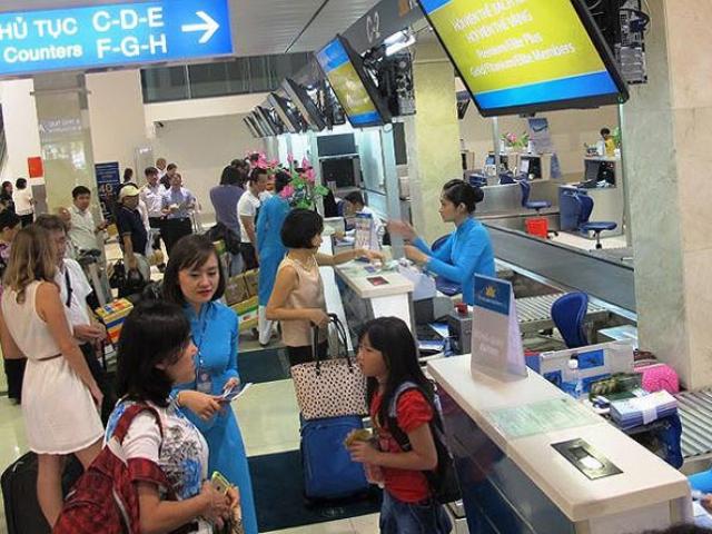 Thị trường - Tiêu dùng - Vé máy bay tăng phi mã, vé giường nằm tàu hoả khan hiếm dịp 30/4