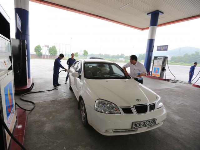 Thị trường - Tiêu dùng - Hôm nay, giá xăng dầu đồng loạt tăng mạnh