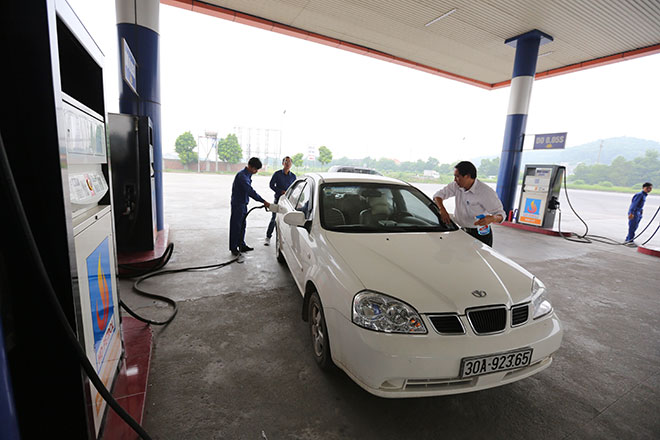 Hôm nay, giá xăng dầu đồng loạt tăng mạnh - 1