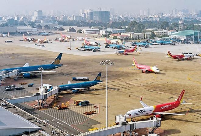 Vé máy bay tăng phi mã, vé giường nằm tàu hoả khan hiếm dịp 30/4 - 2