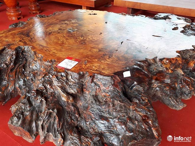 Đồ nội thất "cổ quái" giá tiền tỷ có vẻ ngoài xấu xí khó tin - 5