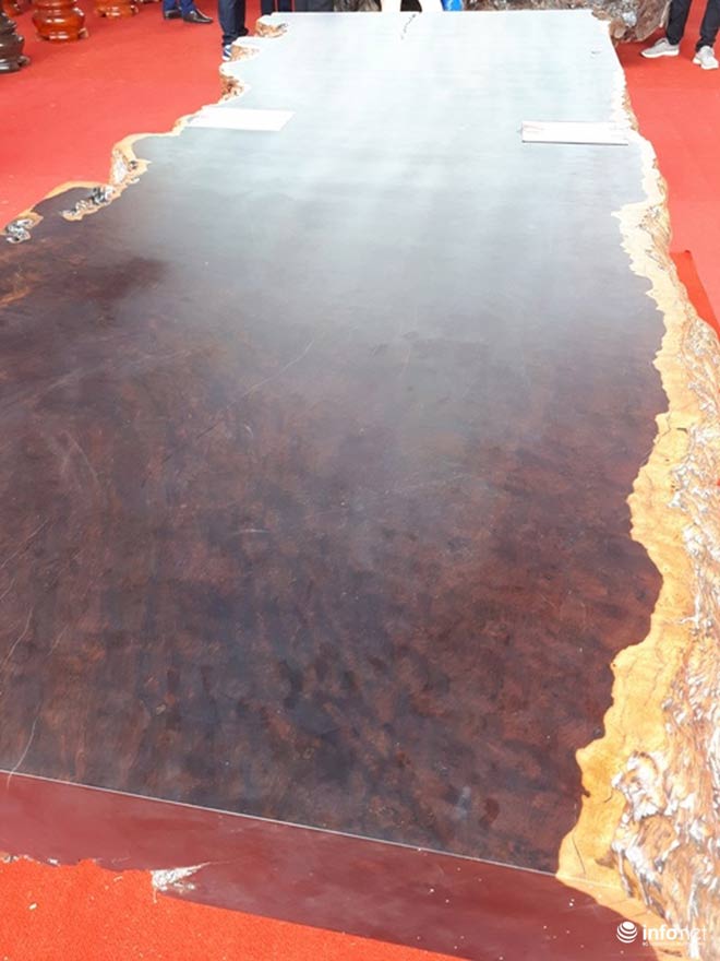 Đồ nội thất "cổ quái" giá tiền tỷ có vẻ ngoài xấu xí khó tin - 7