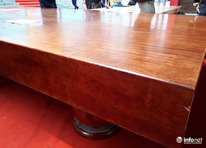 Đồ nội thất "cổ quái" giá tiền tỷ có vẻ ngoài xấu xí khó tin - 8