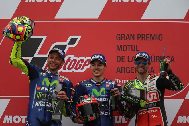 Đua xe MotoGP: Vũ khúc Latinh thắp lửa, Rossi trong chiếc áo Maradona - 4