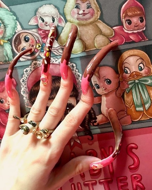 Nữ sinh 4 năm không cắt móng tay và kết quả kinh ngạc! - 3