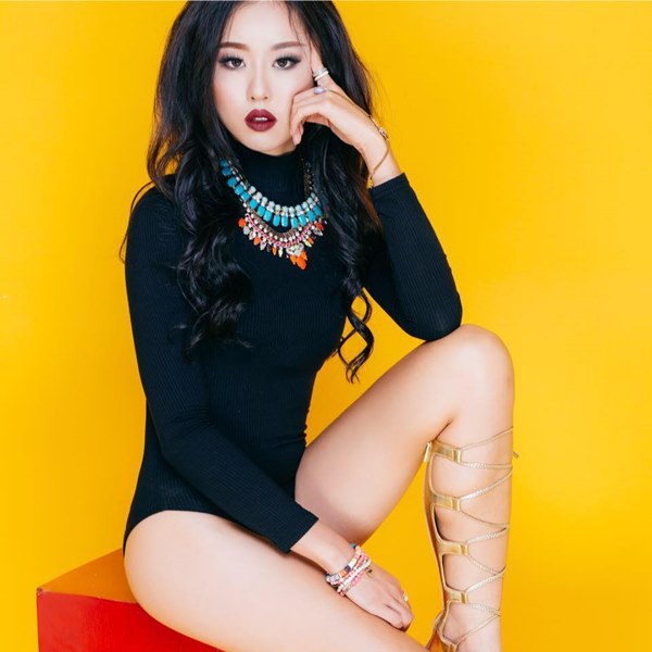 Các tiểu thư con nhà giàu Việt làm gì để có tiền mua đồ hiệu nghìn đô? - 4