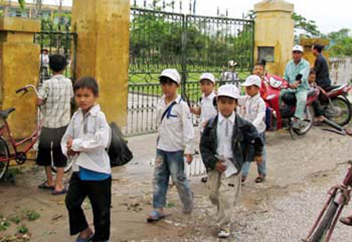 Uống nước giẻ lau đã phải là hình phạt “kinh dị”nhất của giáo viên? - 4