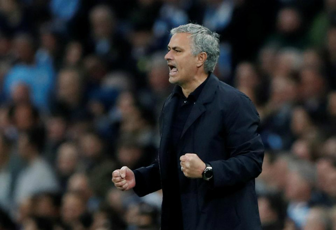 MU ngược dòng Man City: Tuyệt đỉnh Sanchez & Pogba, Mourinho mãn nguyện - 2
