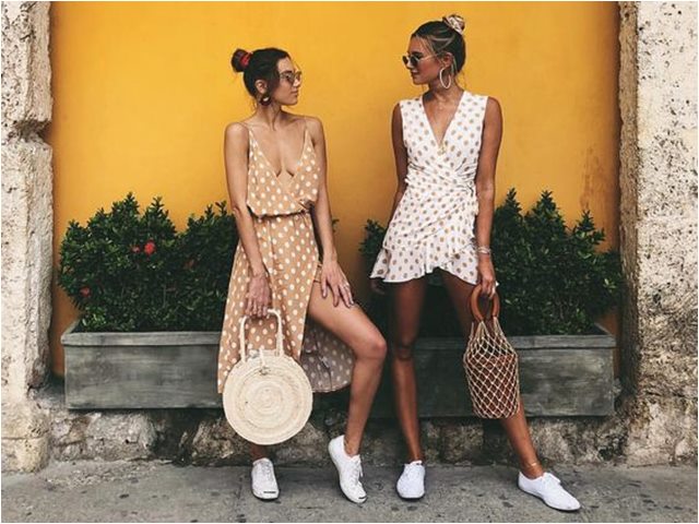 Thời trang - Váy quấn cổ điển: Lựa chọn nữ tính tuyệt vời cho hè