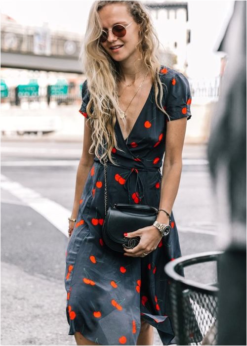 Váy quấn cổ điển: Lựa chọn nữ tính tuyệt vời cho hè - 1