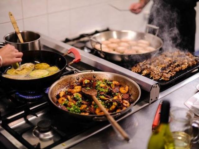 Sức khỏe đời sống - 10 chất độc hại tiềm ẩn trong dụng cụ nấu ăn hằng ngày