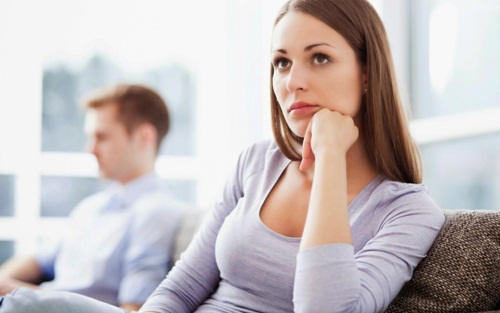 Sau cưới, chồng không chịu "động phòng" vợ gọi ngay cảnh sát - 1