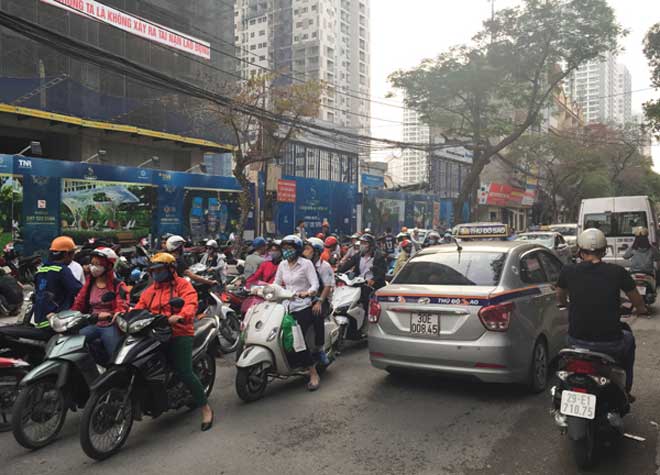 Hà Nội: Kỳ cục 1km đường rộng 6m mọc hơn 20 cao ốc - 2