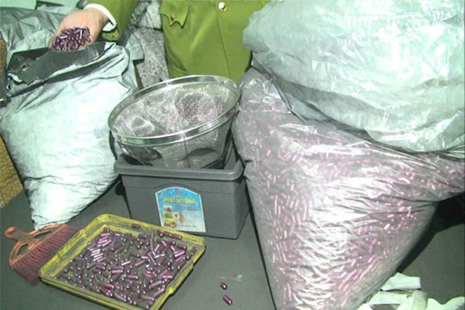 "Rùng mình" vào nơi sản xuất sản phẩm hỗ trợ điều trị ung thư từ bột than - 4