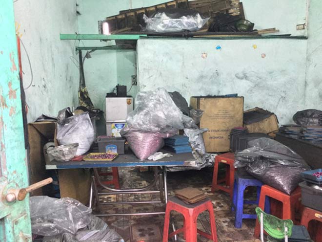 "Rùng mình" vào nơi sản xuất sản phẩm hỗ trợ điều trị ung thư từ bột than - 8