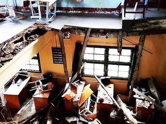 Tin tức trong ngày - Vụ sập phòng học khiến 11 HS bị thương: Hiệu trưởng xuống làm giáo viên