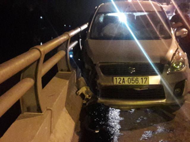 Pháp luật - Người đàn ông lái ô tô tông vào thành cầu rồi nhảy sông tự tử