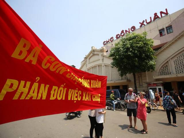 BQL chợ Đồng Xuân lên tiếng trước tin “đập chợ, xây trung tâm thương mại”