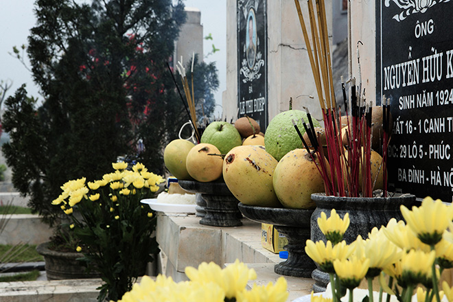 Đốt "thẻ ATM, iPhone"… cho tổ tiên dịp Tết thanh minh - 6