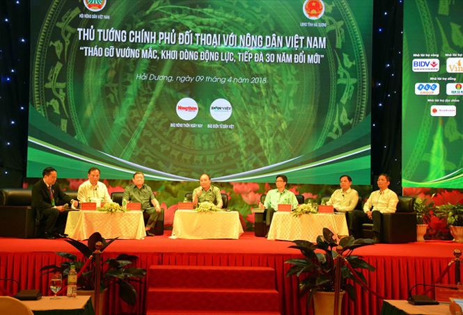 Lần đầu tiên Thủ tướng đối thoại với nông dân: Giải bài toán vốn, giá, thị trường... - 2