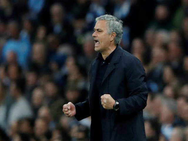 Mourinho phục hưng MU: 5 chuyên gia vạch đường, dẫn lối ”Quỷ đỏ”
