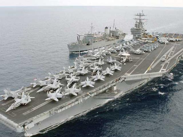 Đội tàu sân bay Mỹ gấp rút đến Trung Đông tấn công Syria?
