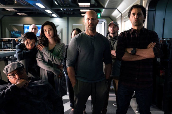 Lý Băng Băng cùng Jason Statham đối mặt cá mập bạo chúa - 2